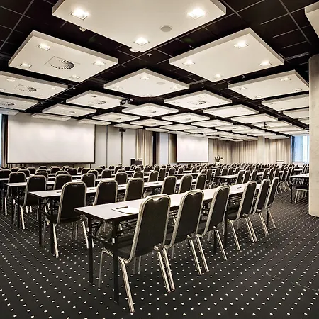 Szálloda Nh Gate One 4*