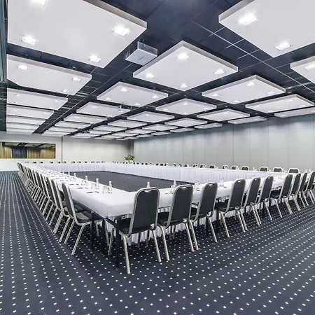 Otel Nh Gate One Bratislava
