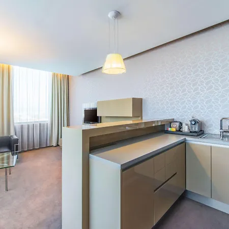 Nh Gate One Hotel 4*