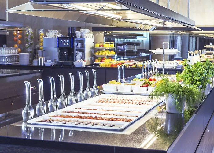 Nh Gate One Hotel 4*