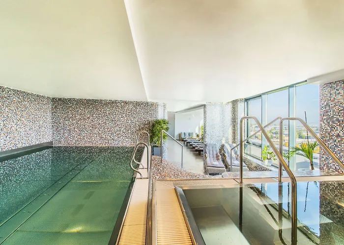 Nh Gate One Hotel 4*