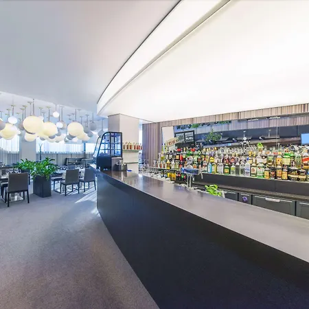 Nh Gate One Отель 4*