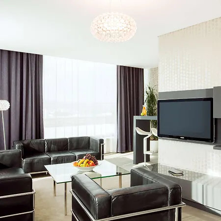 Отель Nh Gate One 4*