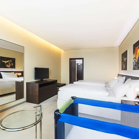 Отель Nh Gate One 4*